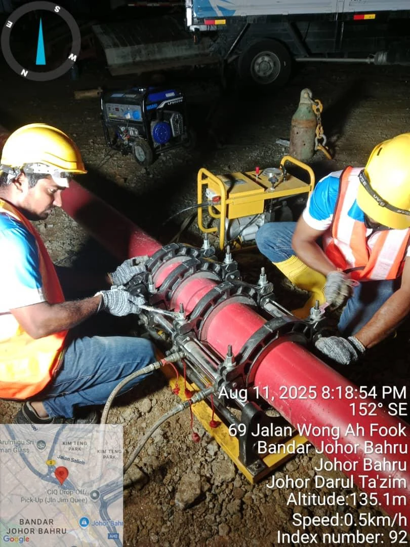 Electrical cable work at the ICQC site.